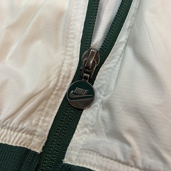 Women’s Throwback Nike Oregon Track Jacket - Picture 6 of 7